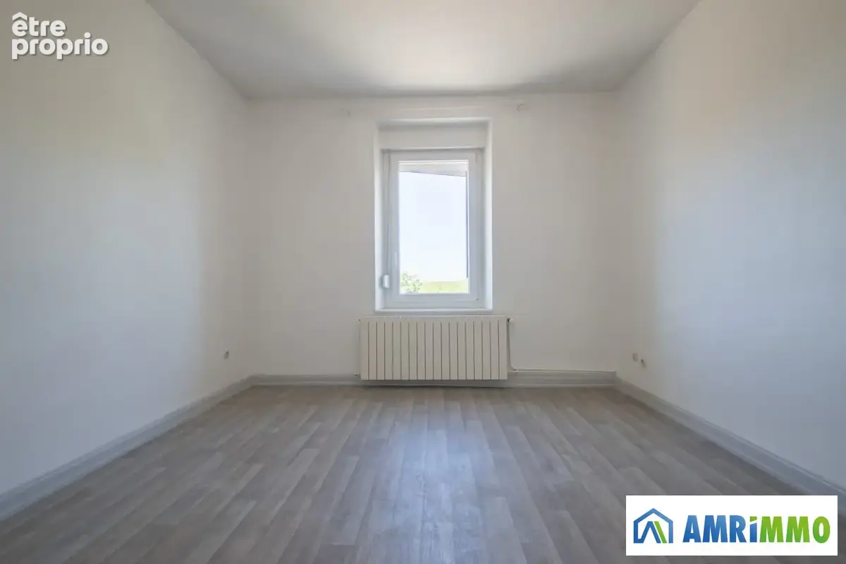 Appartement 72 m² à Crusnes  - photo 4
