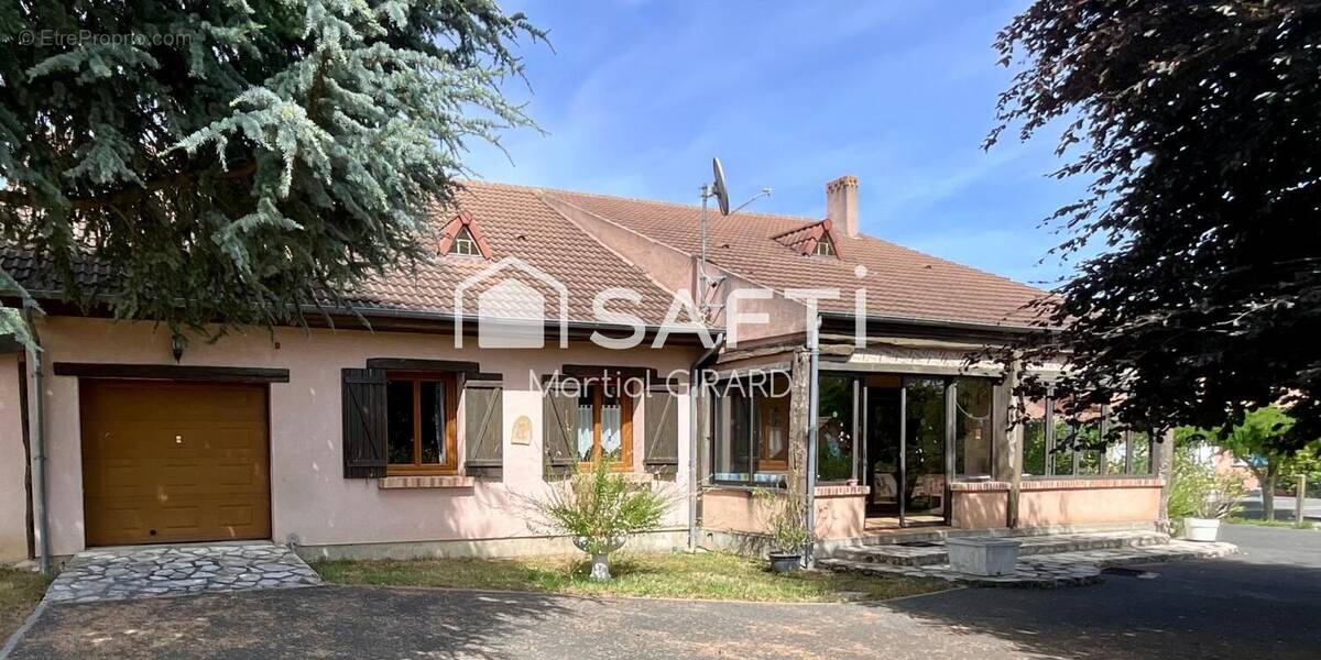 Photo 1 - Maison à MEHUN-SUR-YEVRE