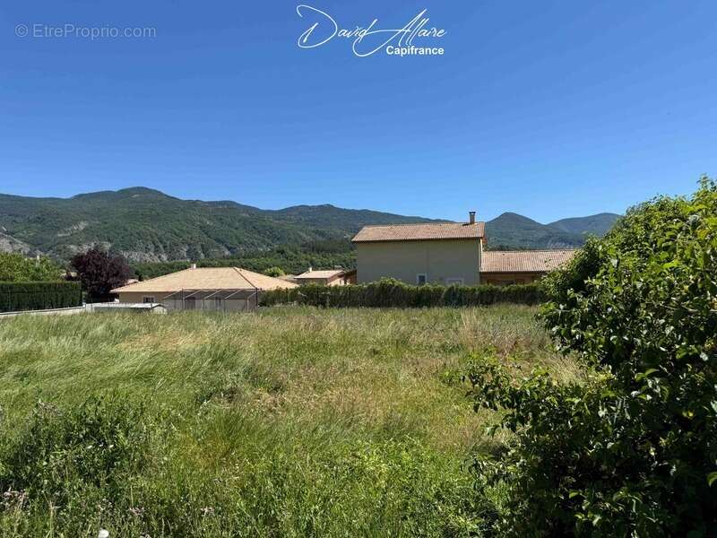 Terrain constructible à vendre de 655,00 m² TALLARD (05) - photo 8