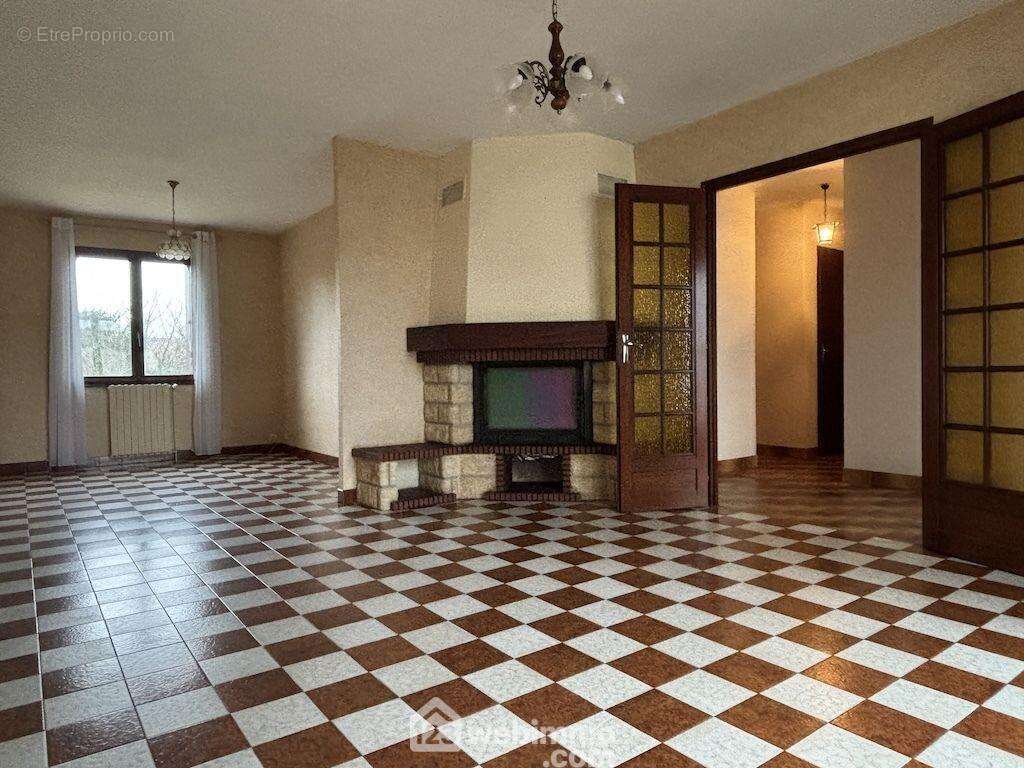 Le salon / séjour de 29 m2, - Maison à POITIERS