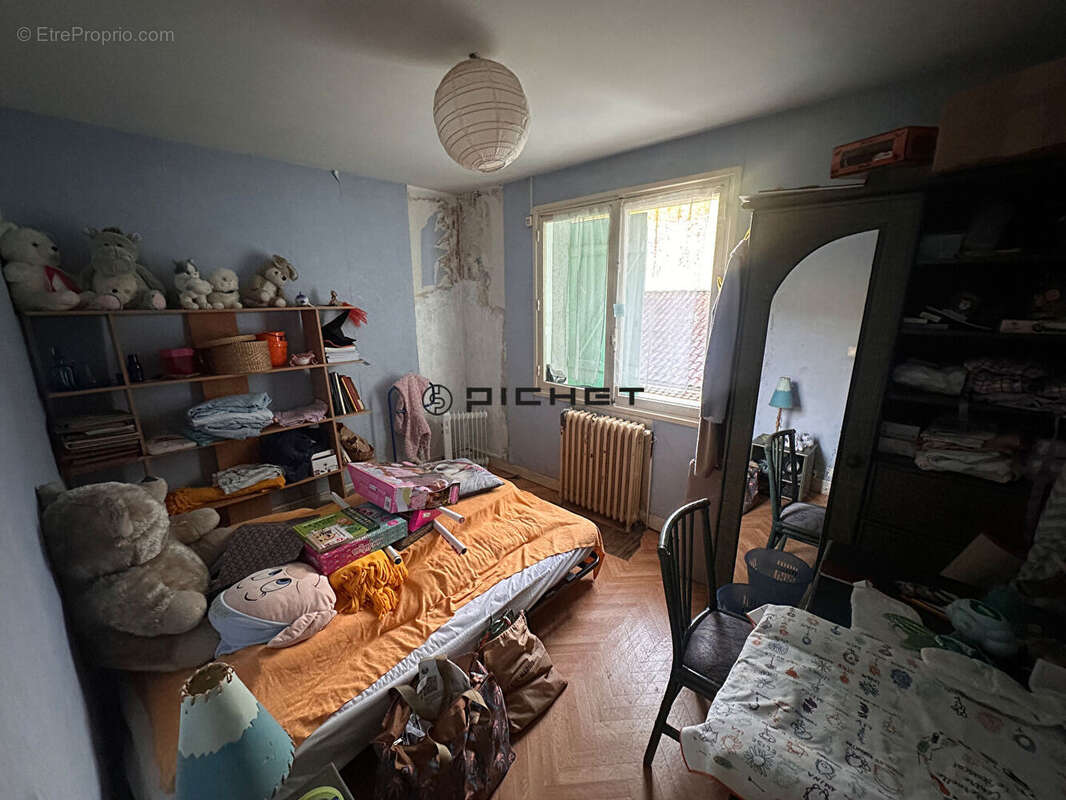 Maison à NOTRE-DAME-DE-SANILHAC