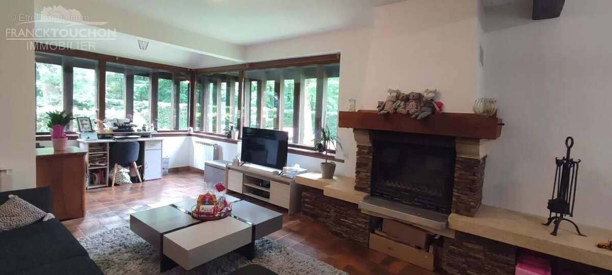 Maison à FERRIERES-EN-GATINAIS