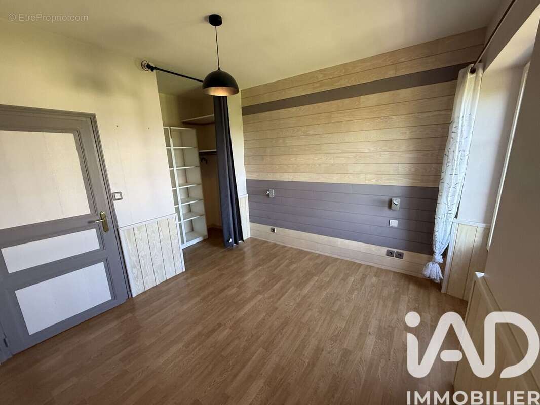 Maison 176 m² à Gourge  - photo 8