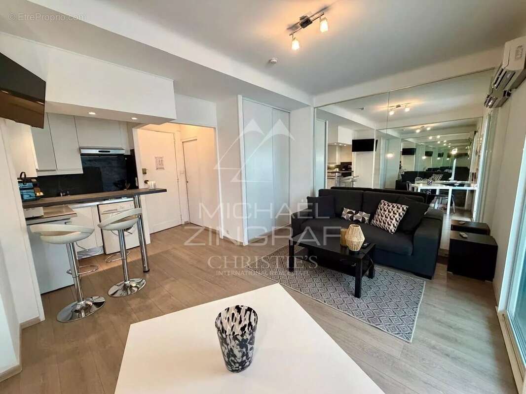 Cannes – Proche Croisette - Studio d’exception avec balcon, aperçu mer et garage - photo 3