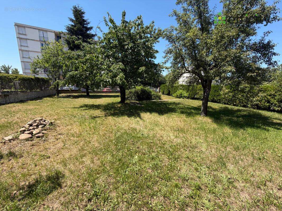 Terrain 580 m² à Venissieux  - photo 3