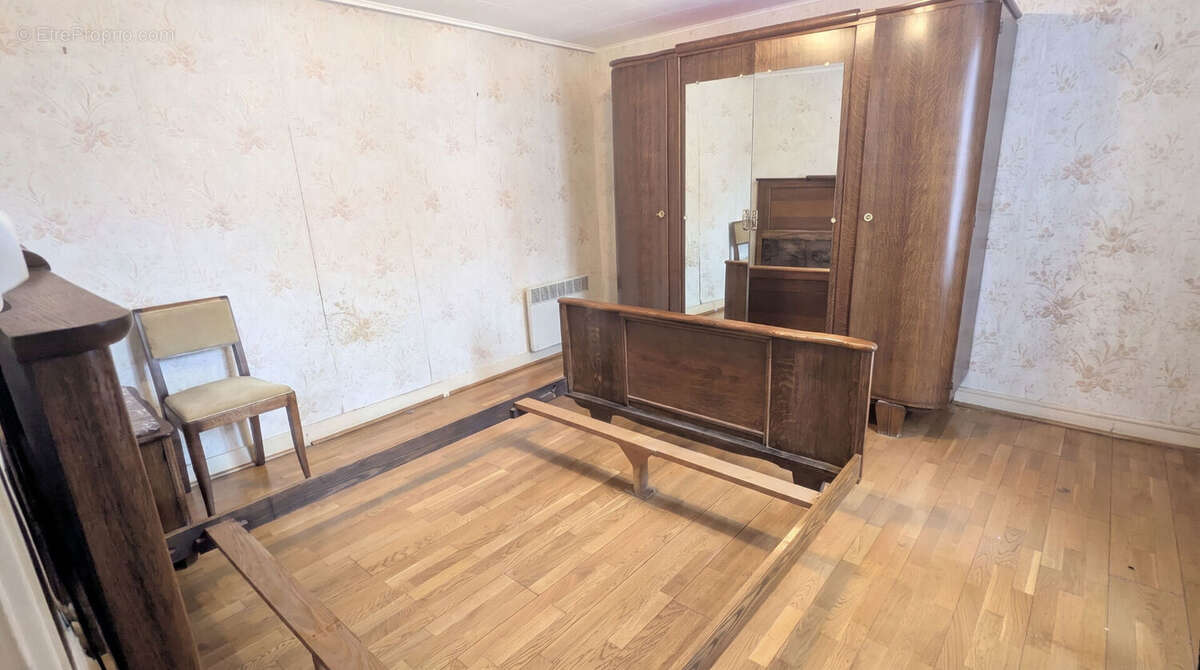 Maison 3 pièces de 42 m² avec grand garage individuel. - photo 4