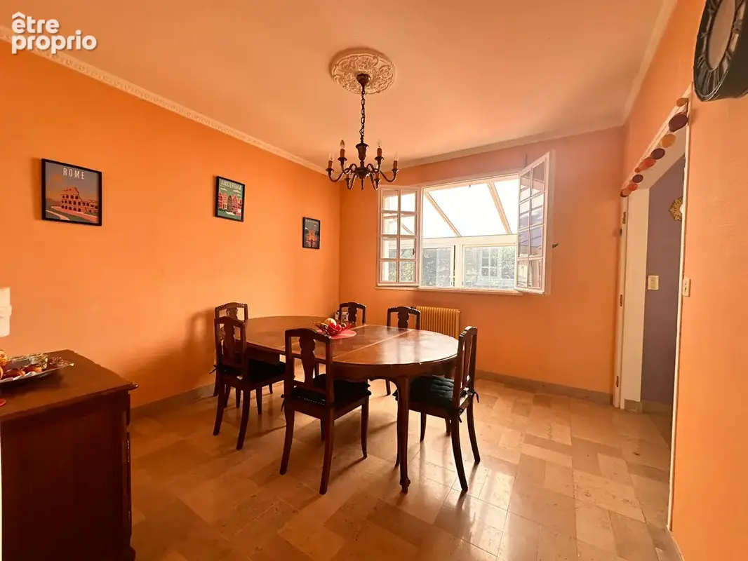 AUBIGNY-SUR-NÈRE  Maison familiale 135 m²  4 chambres Véranda  Sous-sol complet - photo 6