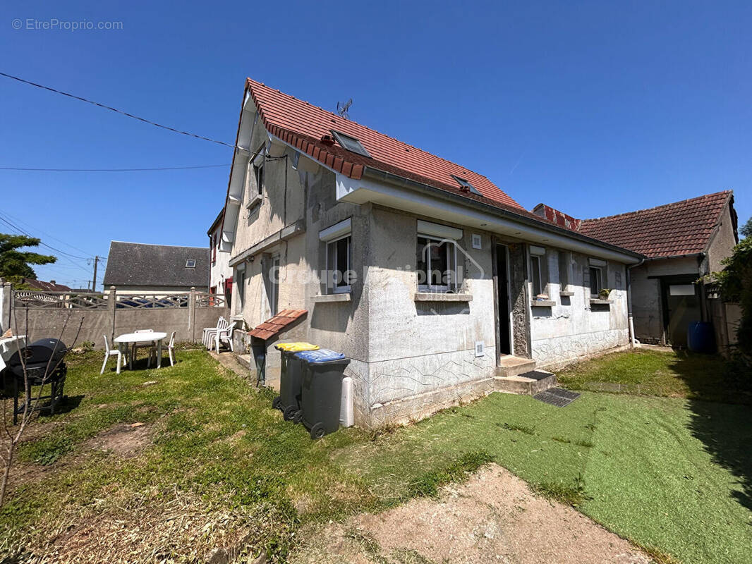 Maison à SAINTE-GENEVIEVE