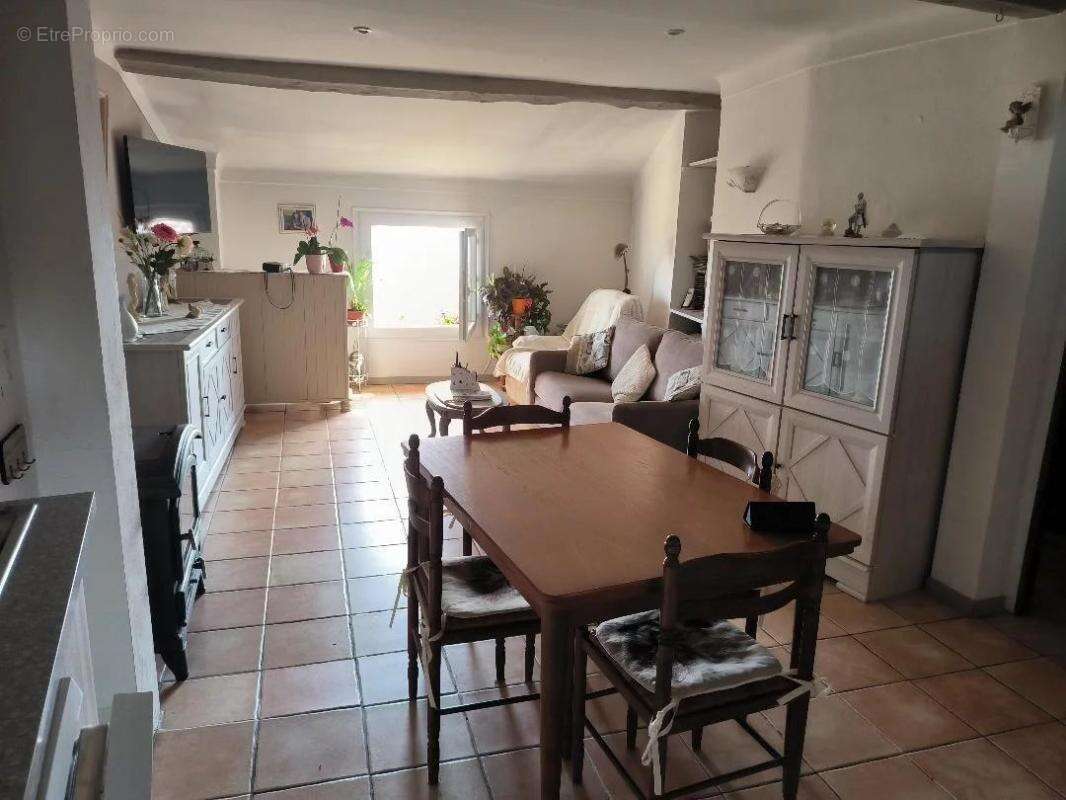 Appartement à CHATEAUNEUF-GRASSE