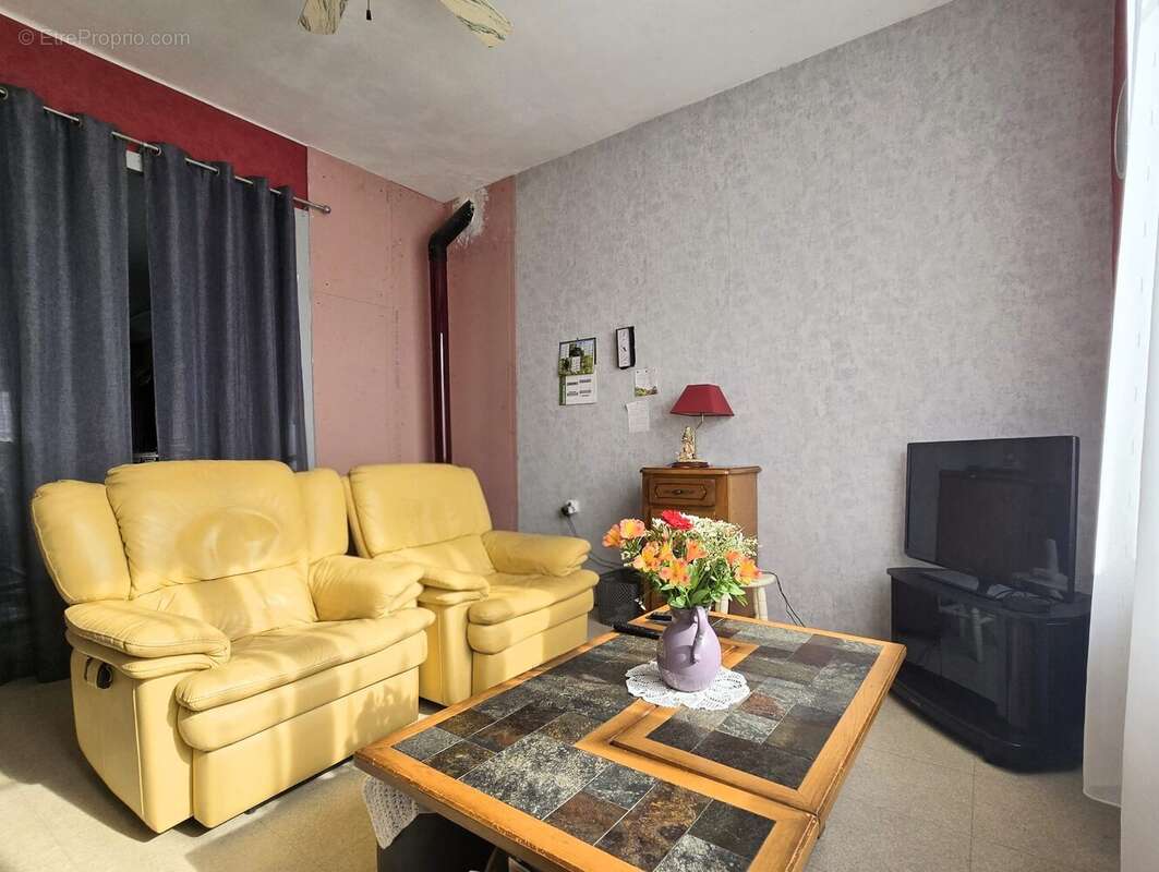 Salon - Maison à FORMERIE