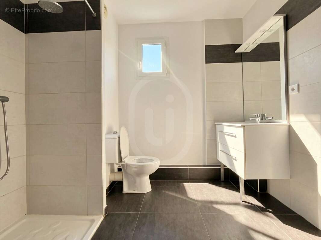 Port Marianne - T2 - Dernier étage - 28m² terrasse - photo 4