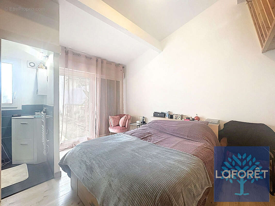 Maison à VIGNEUX-SUR-SEINE