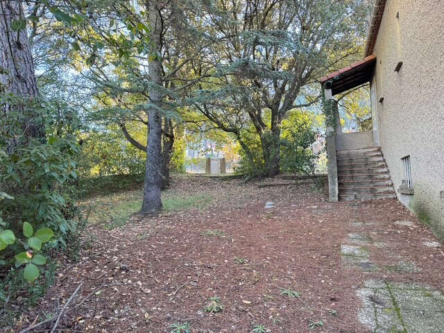 Maison à CHATEAUNEUF-LE-ROUGE
