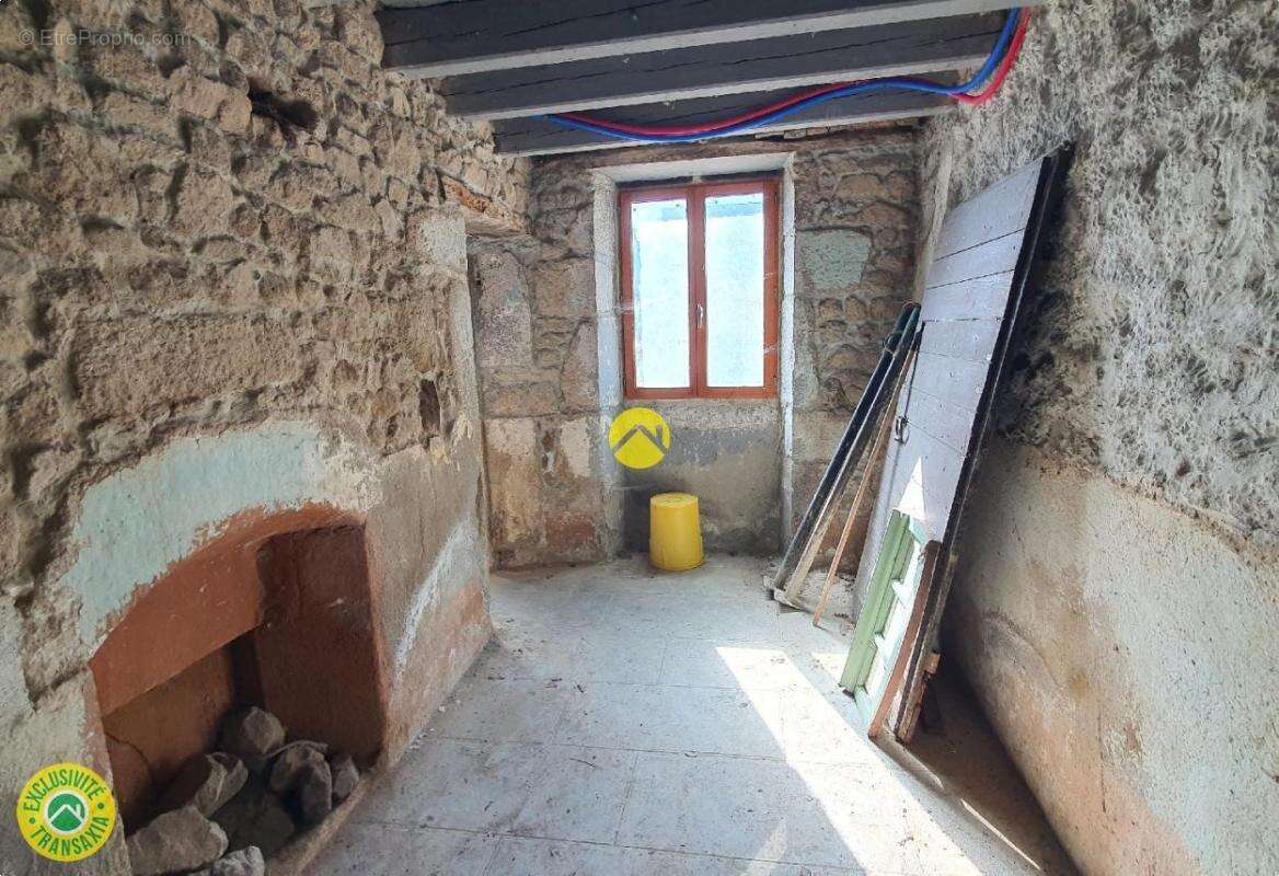 Maison à AUZANCES