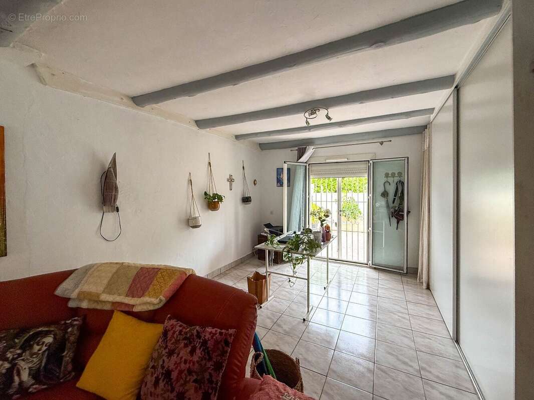 Villa T5 de 128,50 m² de plain-pied sur 1 190 m² de terrain plat. - photo 8
