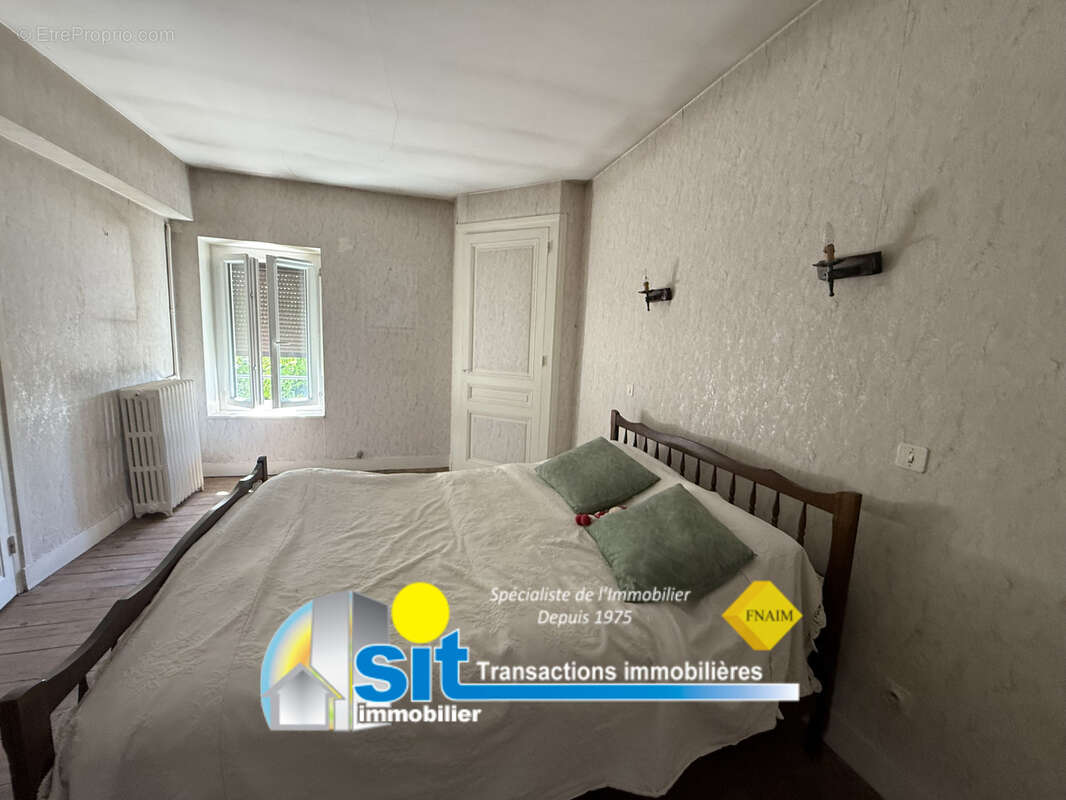 Maison à REVENTIN-VAUGRIS