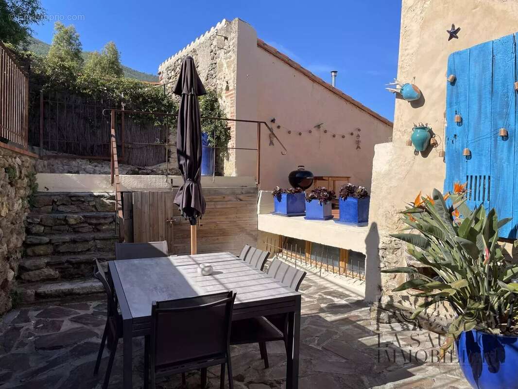 Maison à MONTESQUIEU-DES-ALBERES