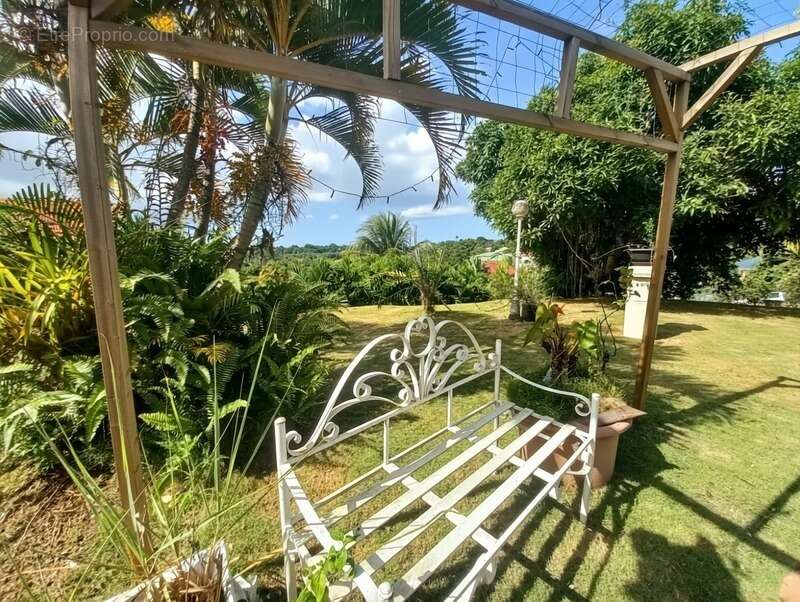 Maison à BAIE-MAHAULT