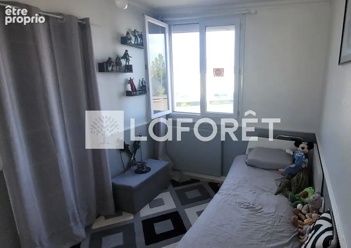 A vendre Appartement Thiais 4 pièce(s) 67.51 m2 - CALME ET LUMINEUX ! - photo 13
