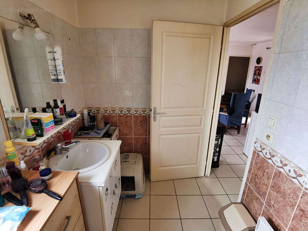 Appartement à SAINT-LAURENT-DE-LA-SALANQUE