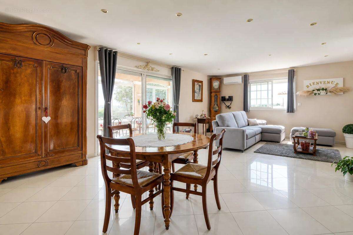 Maison de 5 pièces de 144 m² à Ségreville - photo 12