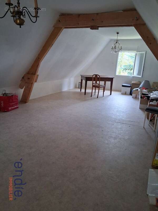 Maison à SAINT-BONNET-TRONCAIS