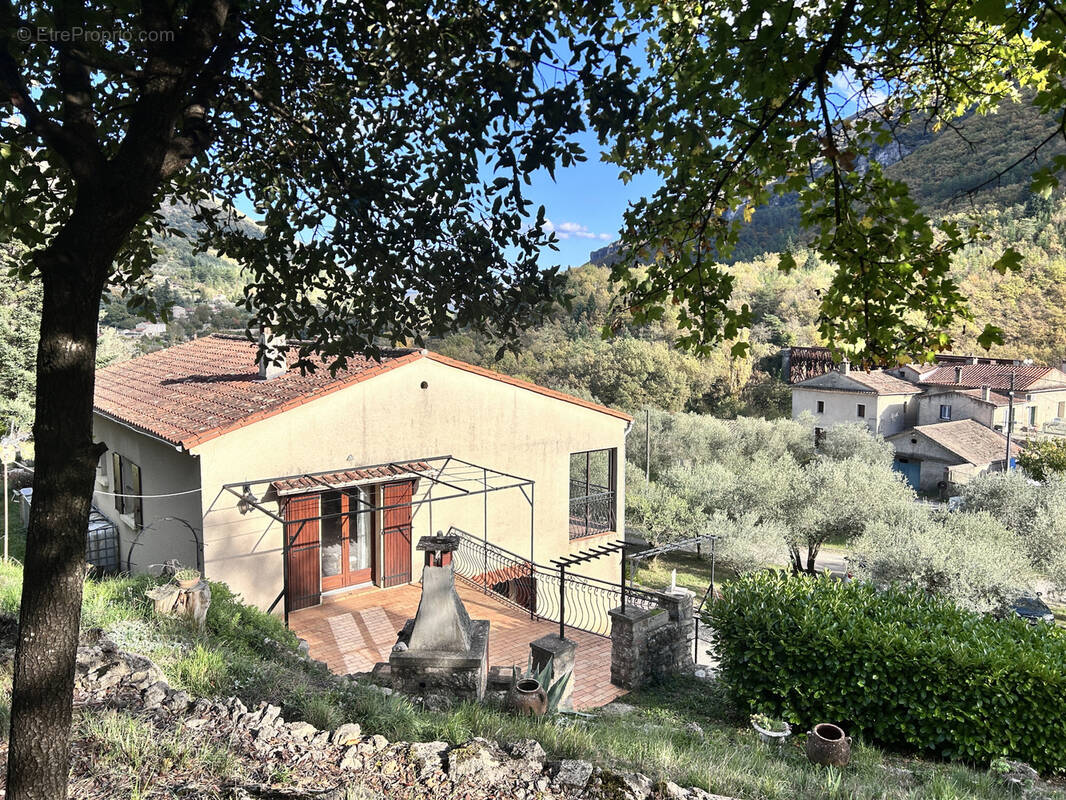 Maison à BEZ-ET-ESPARON