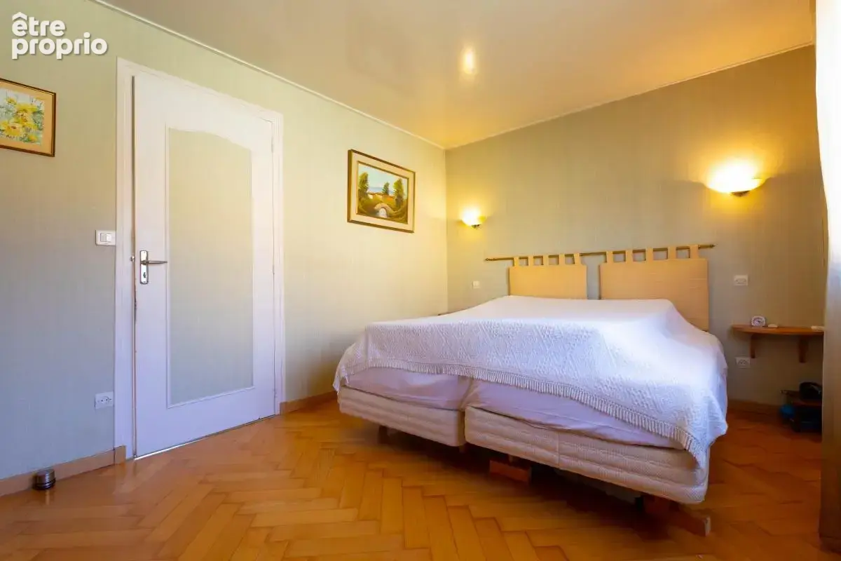 Maison sur sous-sol aménagé avec vue dégagée et piscine - photo 11