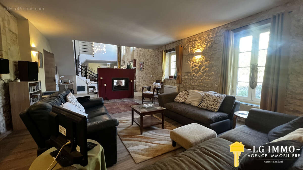 Charentaise de charme rénovée, 5 chambres, gîte,  jardin proche Mirambeau - photo 3