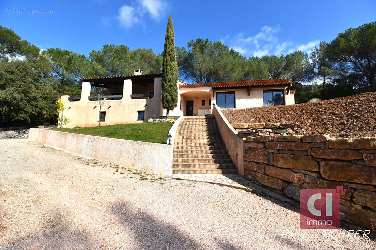 Maison à SAINTE-ANASTASIE-SUR-ISSOLE