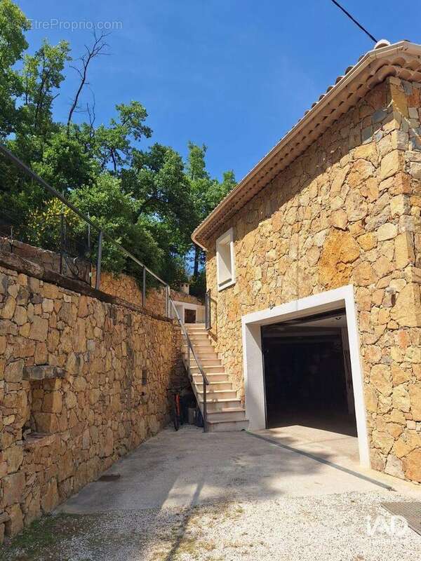 Photo 8 - Maison à LE CANNET-DES-MAURES