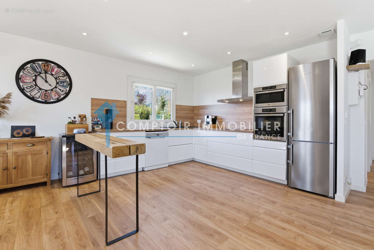 Maison à SAINT-NAZAIRE-LES-EYMES