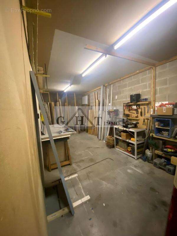 Entrepôt Bureaux 170m² a vendre Bailly Romainvilliers - photo 2
