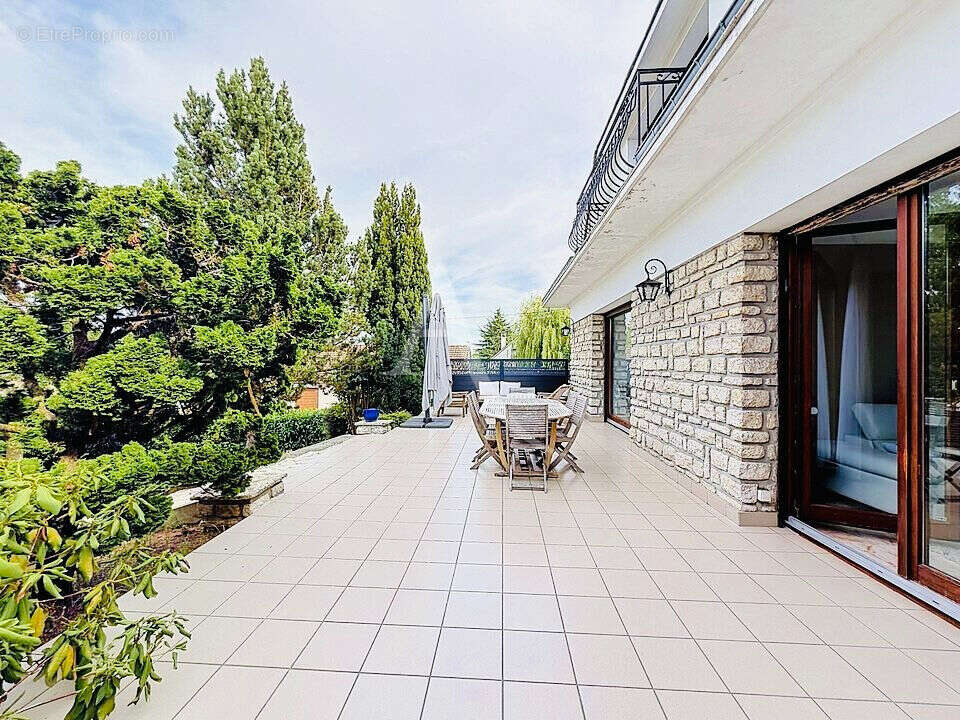 Magnifique maison 5chambres sur sous sol total et jardin sans vis-à-vis - photo 16