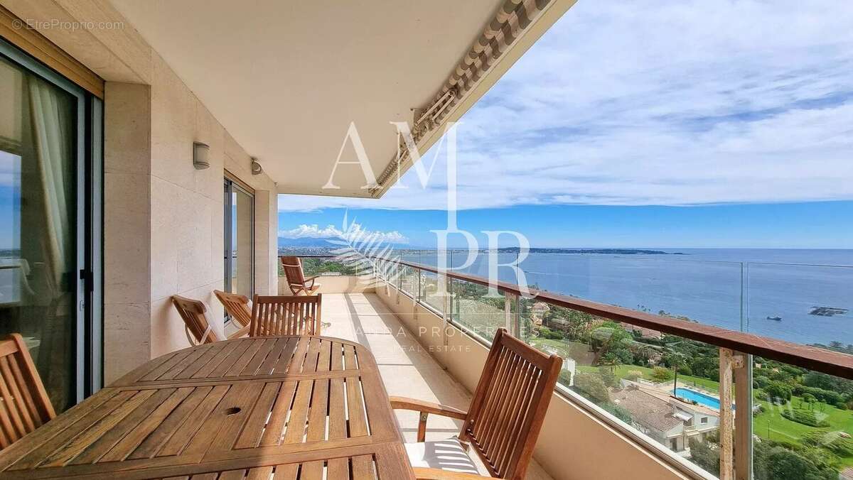Luxueux appartement 3 pièces - Vue panoramique sur la mer - chambre de service - photo 4