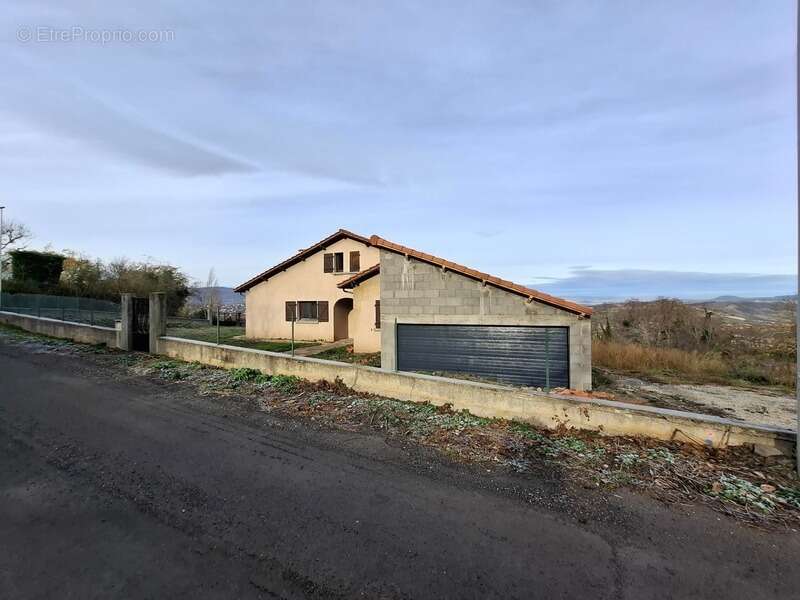 Maison à VEYRE-MONTON