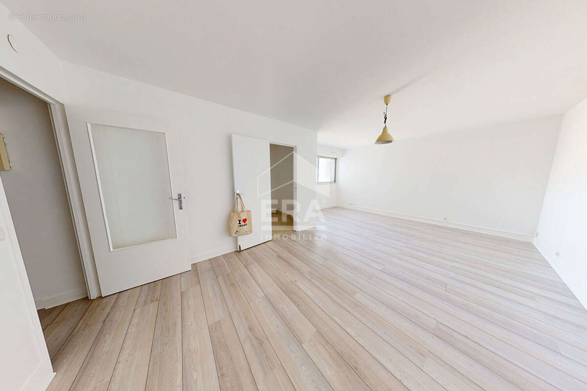 Appartement à PARIS-19E