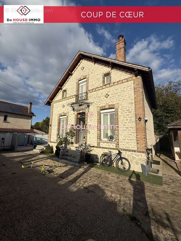 Maison à SAINT-PIERRE-LES-NEMOURS