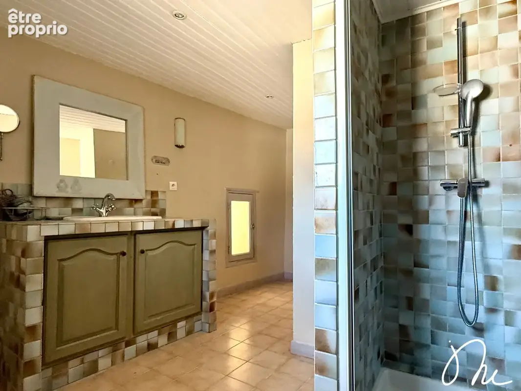 Maison de village en pierre avec garage et 2 terrasses ! - photo 7