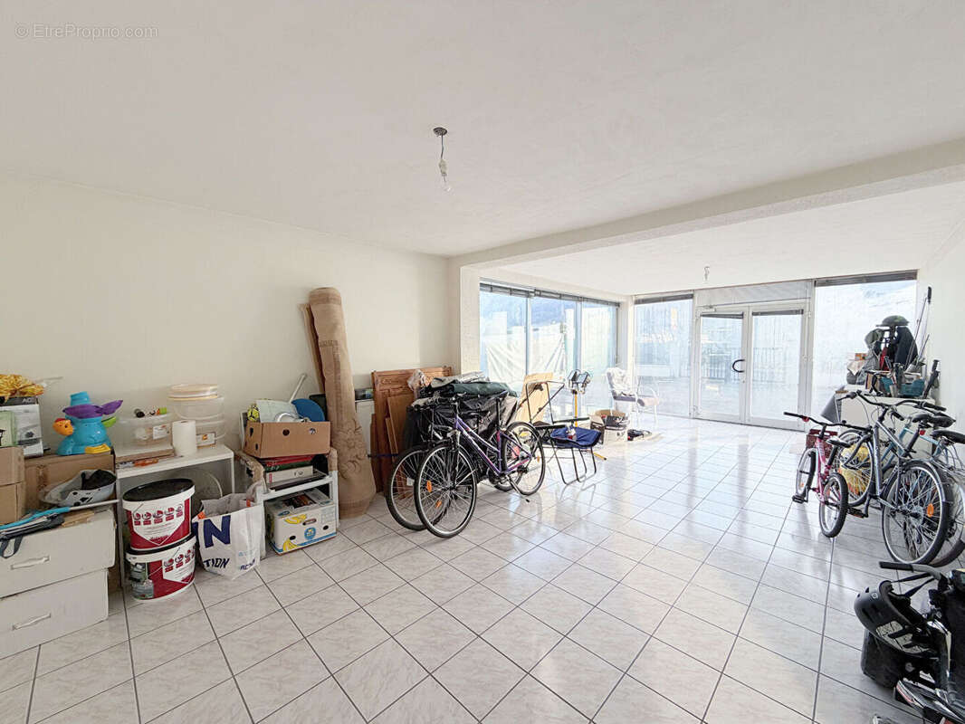 Local commercial Marignier 5 pièce(s) 550 m2 - photo 4