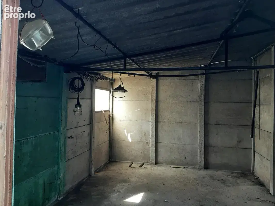 Maison mitoyenne sur 2 niveaux avec potentiel d'agrandissement ou création de logement supplémentair garages et dépendances - photo 24