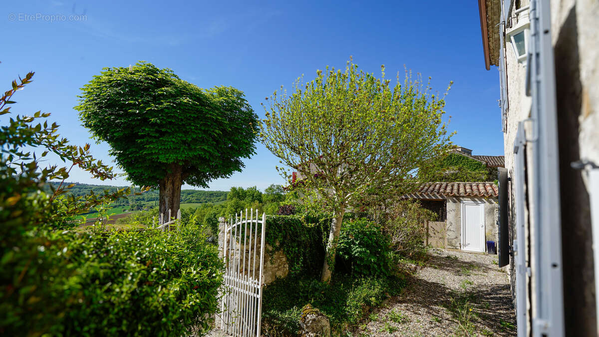 Maison à LACOUR
