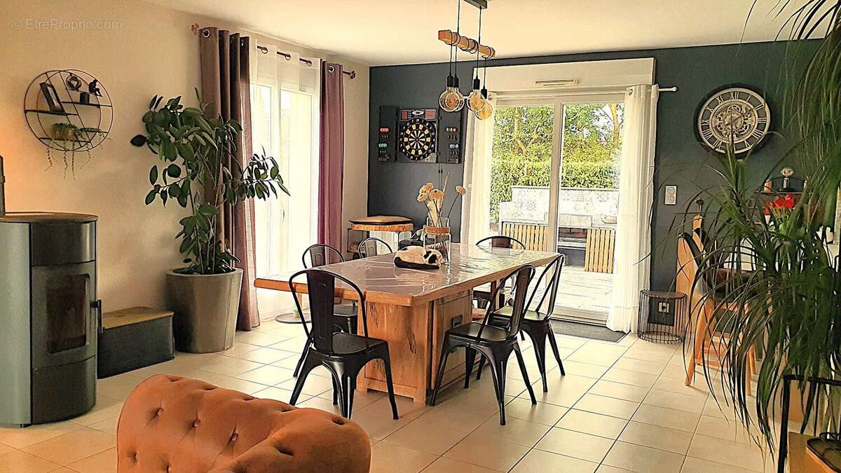 Pavillon 90 m² avec piscine semi-entérrée - photo 2