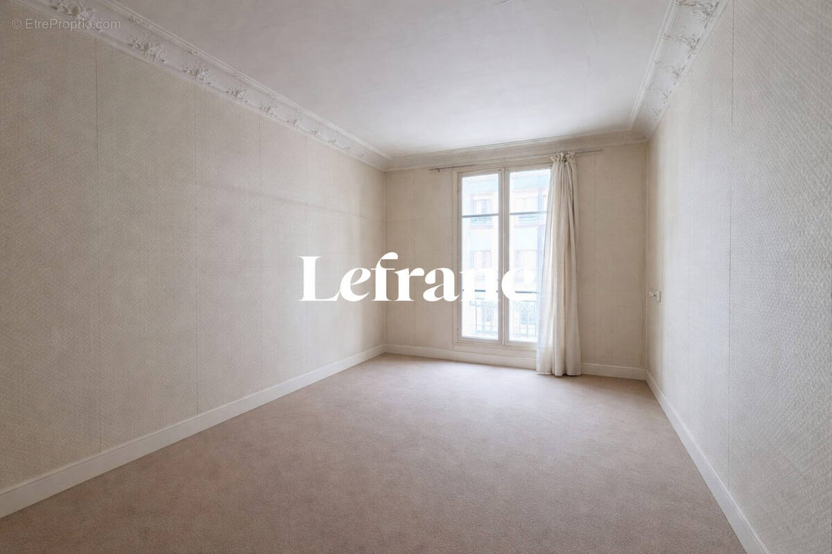 Appartement à PARIS-15E