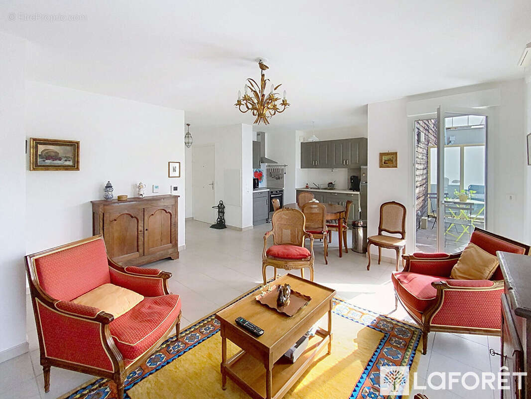 Appartement à FONTAINES-SUR-SAONE