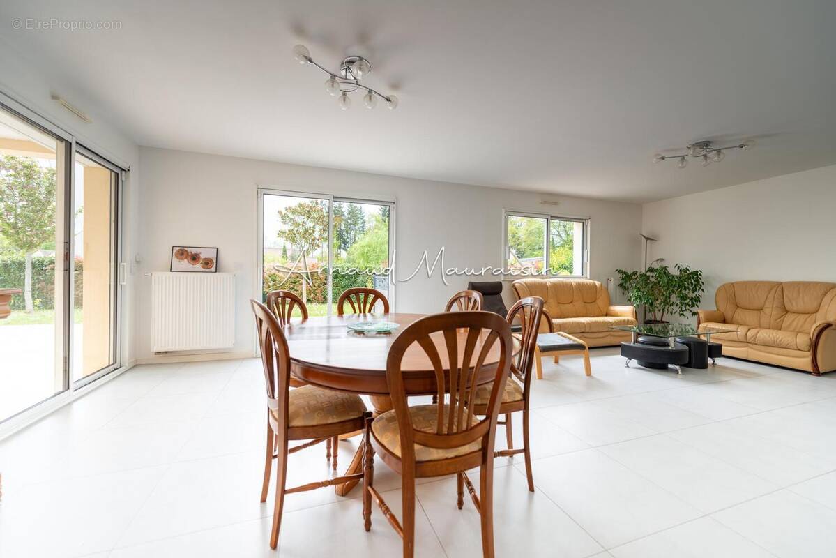 Photo 1 - Maison à LAMORLAYE