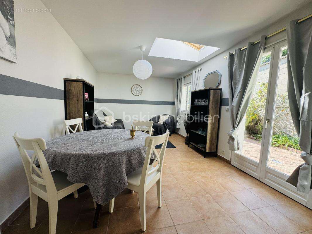 Maison à OZOUER-LE-VOULGIS