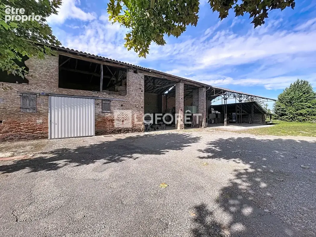 Ensemble immobilier - ferme + dépendances + maison de maître - 485 m2 - 14549 m2 terrain - photo 3