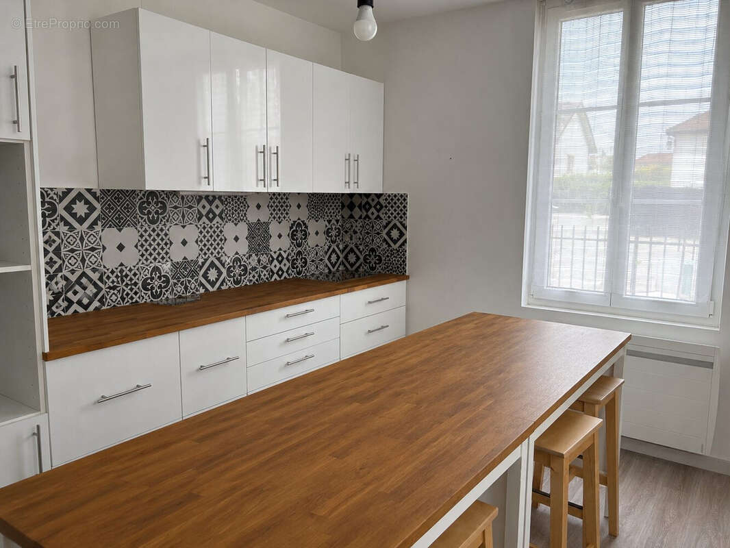 Maison 130 m² à Fontaine-Les-Gres  - photo 2