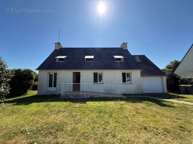 Maison à PLOUGRESCANT